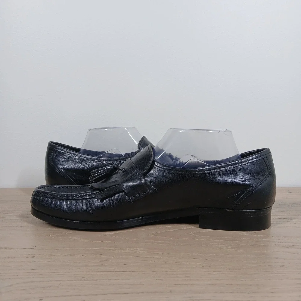Italian Shoemakers Loafers Men 9.5 Black Leather Tassel Classic Preppy Dress